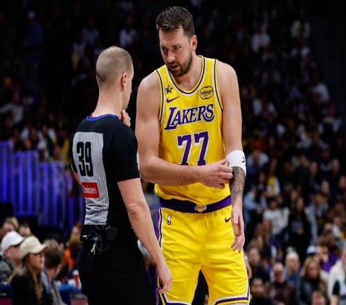 马拉多纳球,技超群,非你等凡夫,万博manbetx体育平台,万博体育官网,万博体育app下载,ManBetX,SPORTS