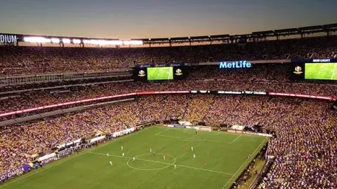 世预赛国足全力冲刺沙特挑战，王大雷显露夺冠信念